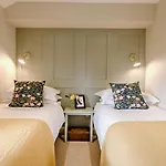 2 Bed In York Oc-90906 펜션