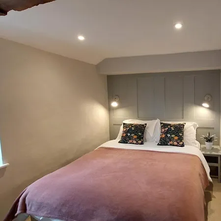 2 Bed In York Oc-90906
