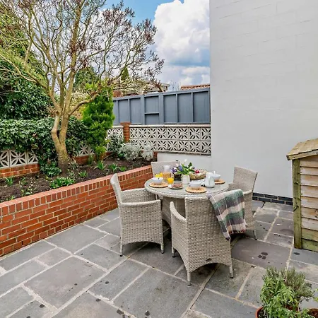 2 Bed In York Oc-90906 *