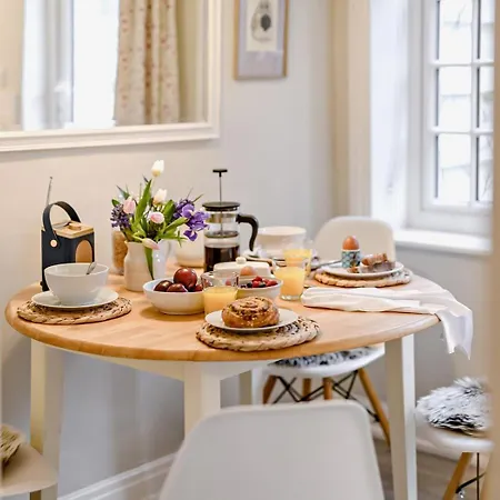 2 Bed In York Oc-90906 *